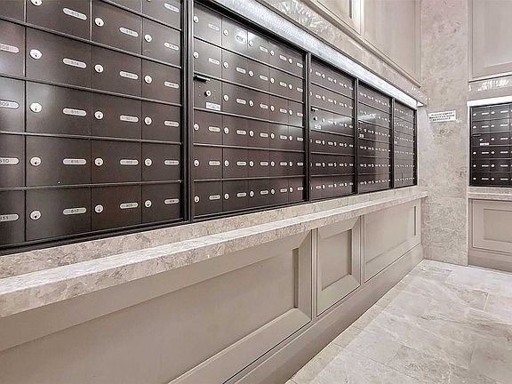 5th image of 155 Yorkville Ave #2812