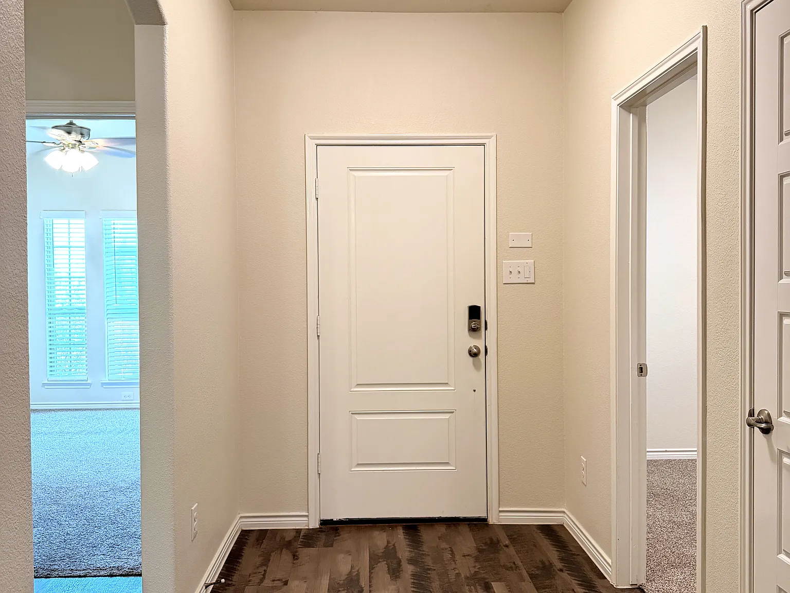 4 bed, 1618 sqft, $2,350 — Photo 4
