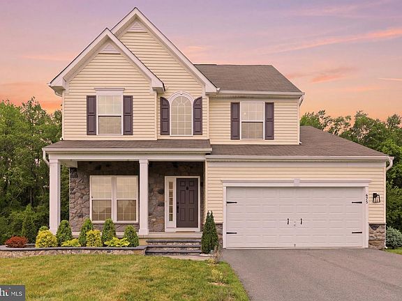 2nd image of 675 Harvest Grove Trl
