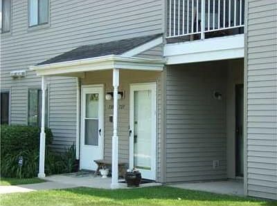 1st image of 727 Clubhouse Dr