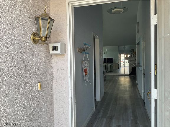4th image of 417 Cherry Meadows Ct