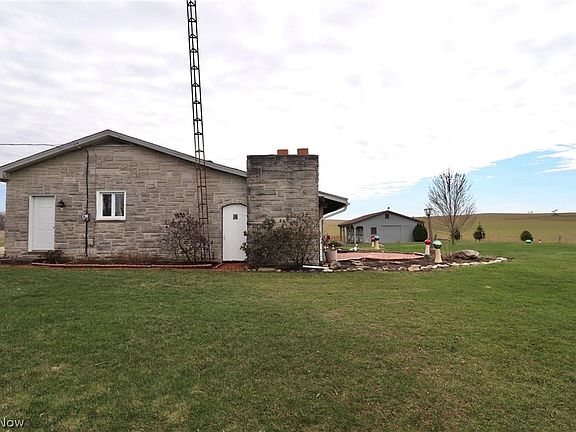 5th image of 11086 Eby Rd