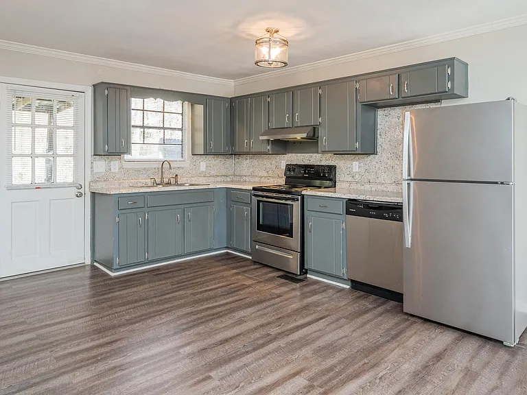 54 Worthington Dr #2 — Photo 4