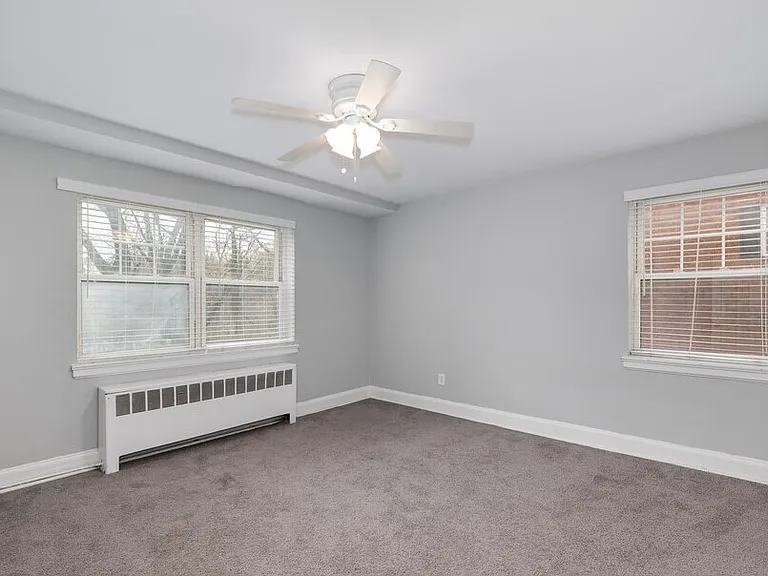 Walnut Court Apartments — Photo 10