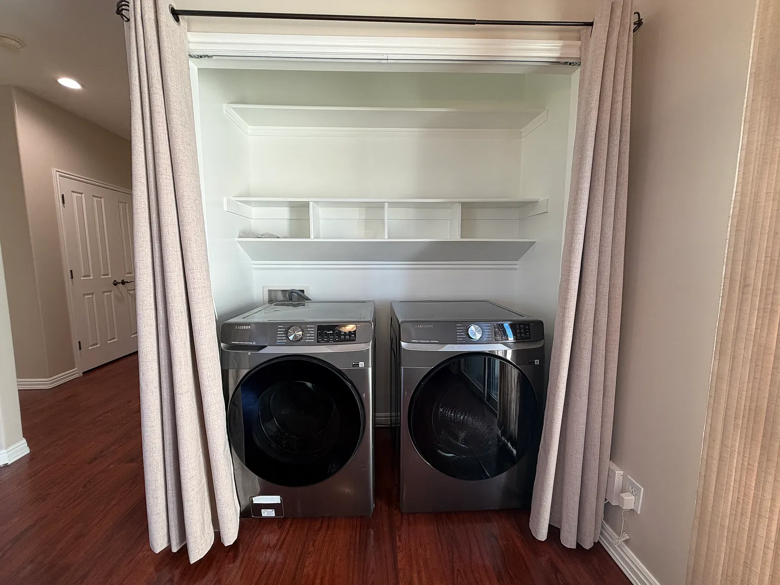3 bed, 1374 sqft, $2,450 — Photo 4