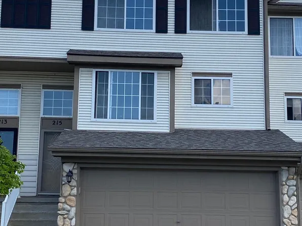 215 Oak Ridge Dr, Pontiac, MI 48341
