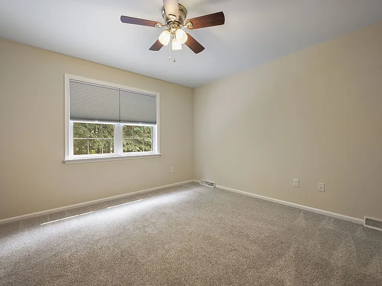 176 Stoney Dr — Photo 16