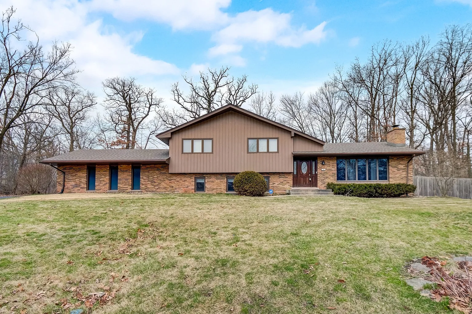 103 Chalet Ct photo 1