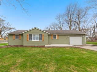 606 Sunset Rd, Hebron, IN 46341