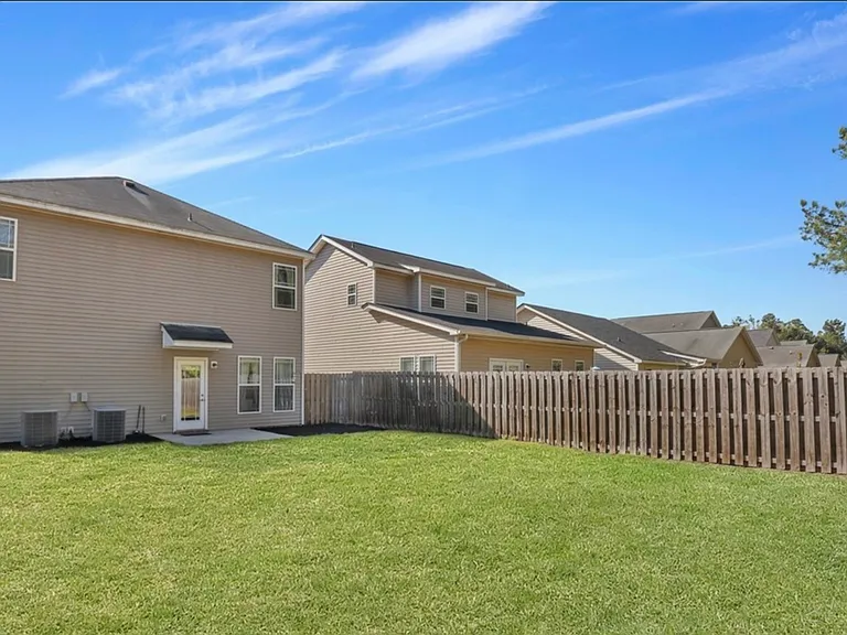 124 Chapel Lake S — Photo 18