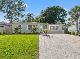 1613 60th St S, Gulfport, FL 33707