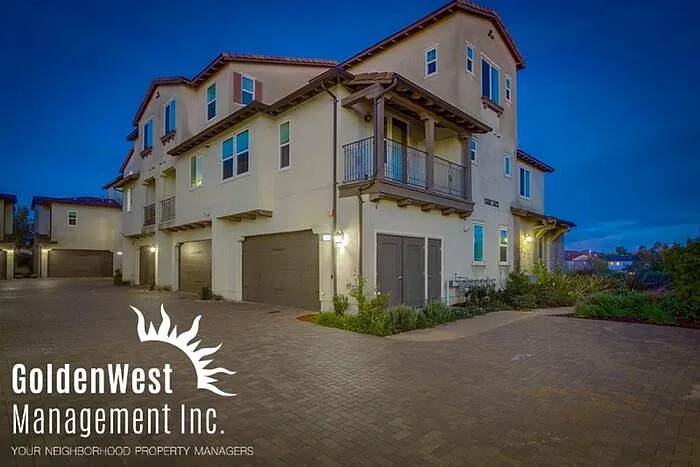 2 bed, 2.5 bath, 1306 sqft, $3,700 — Photo 3
