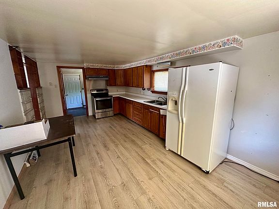 3rd image of 312 Ridge St