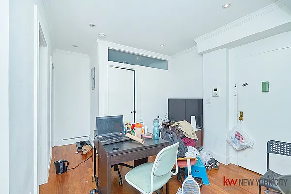 Rented by Keller Williams NYC | media 19