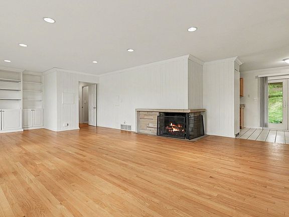 5th image of 61 Timberlake Rd