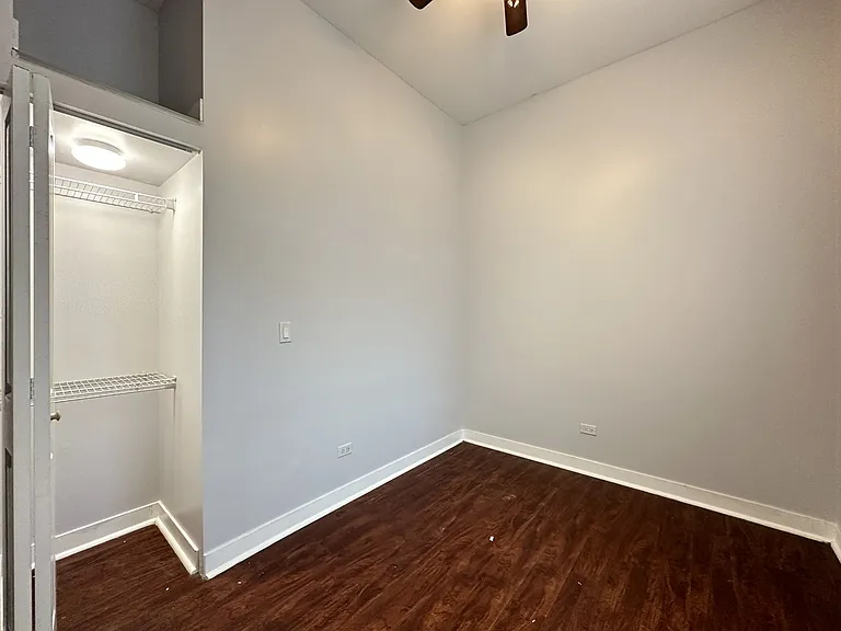 2944 W Montrose Ave #2 — Photo 16