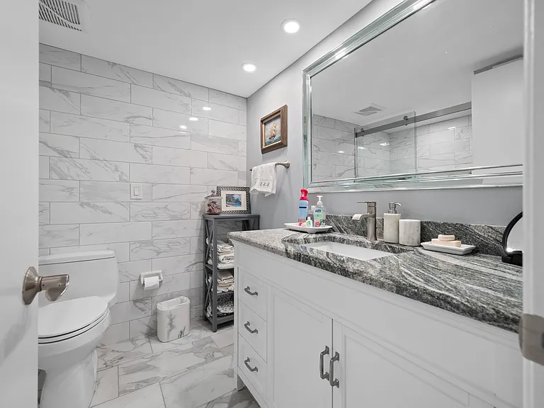 121 Island Way #323 — Photo 29