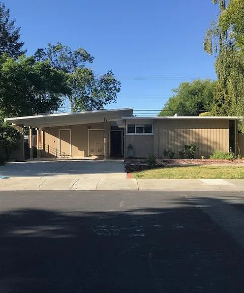3712 Redwood Cir — Photo 1