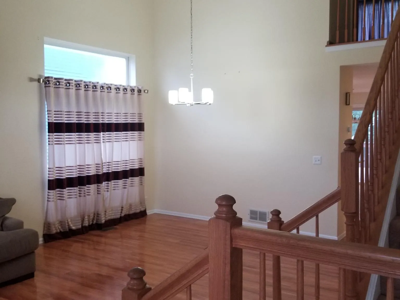 4 bed, 2.5 bath, 2435 sqft, $3,100 — Photo 2