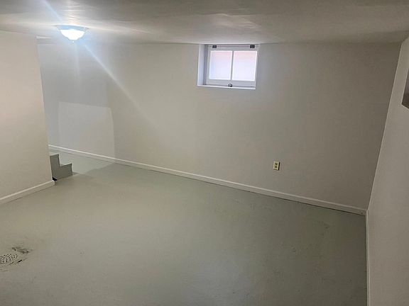 3rd image of 6606 Parkwood Pl