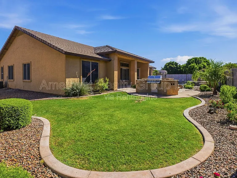 7017 W Greenbriar Dr — Photo 44