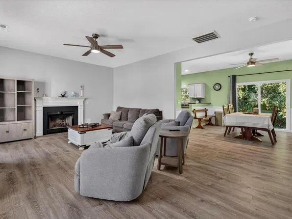 107 Cassels Ln, Summerville, SC 29485