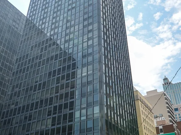 910 N Lake Shore Dr #1216, Chicago, IL 60610