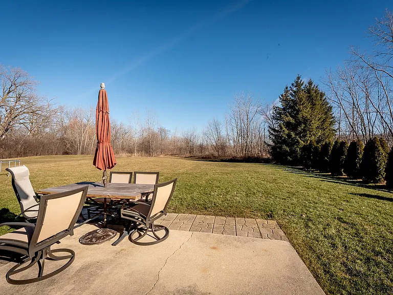 8679 Old Green Bay Rd — Photo 23