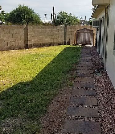 3rd image of 406 S 113th Pl