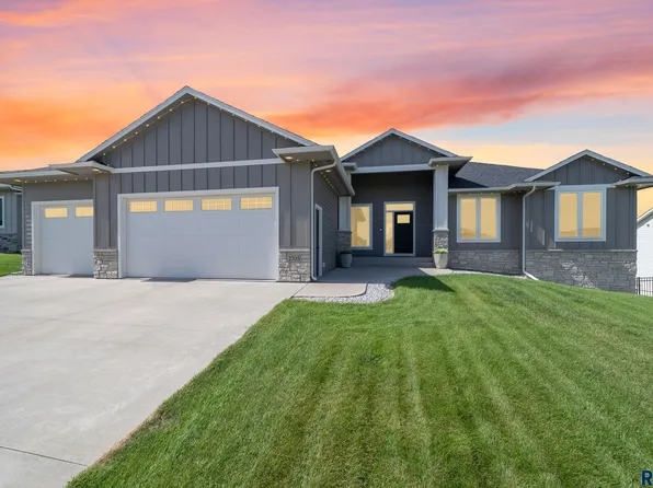 2705 S Faith Ave, Sioux Falls, SD 57110