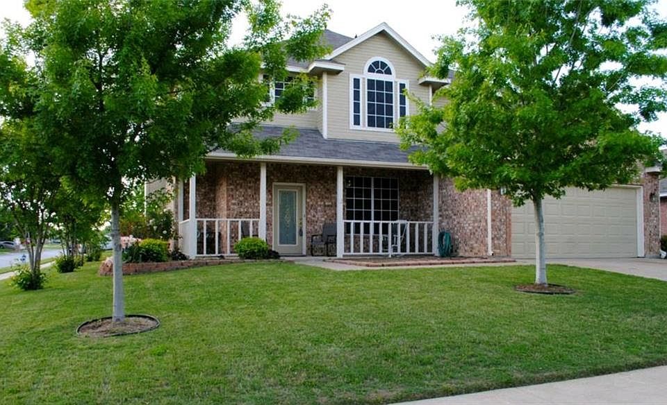 1st image of 301 Bicole Dr