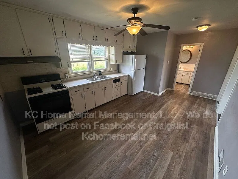 1 bed, 1.0 bath, $795 — Photo 2