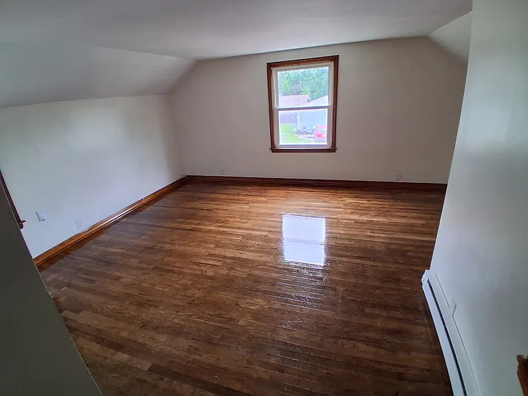 823 W 6th St #601-1/2 — Photo 12