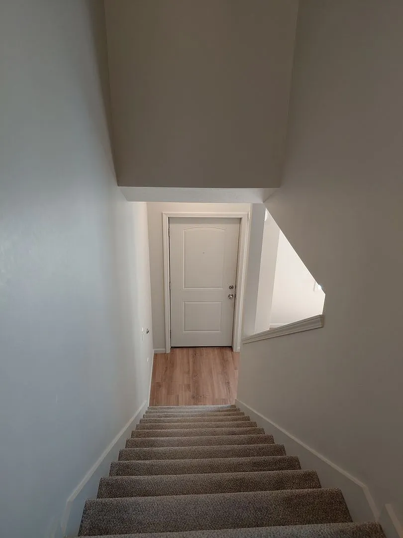 Townhome Apartments — Photo 4