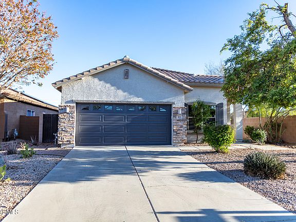 2nd image of 921 W DANA Drive