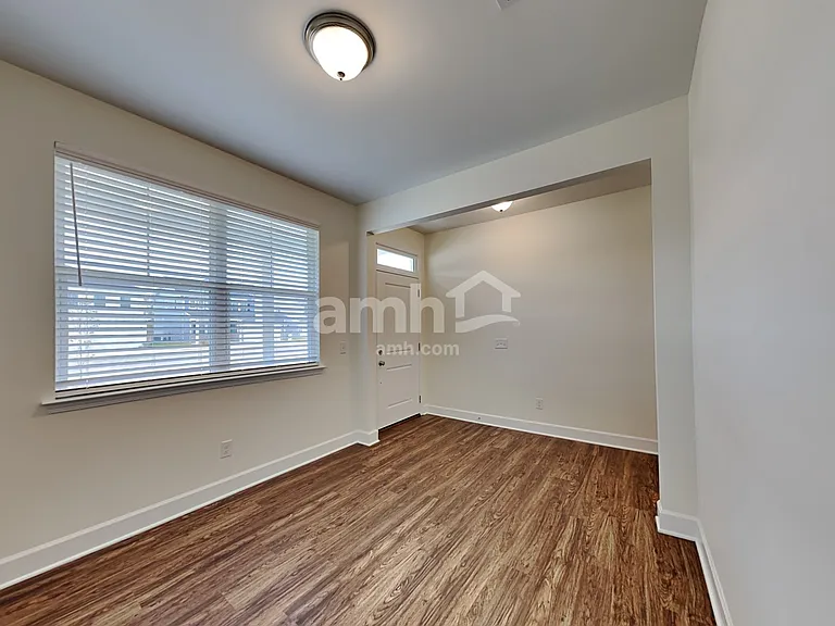 3028 Esquire Dr — Photo 8