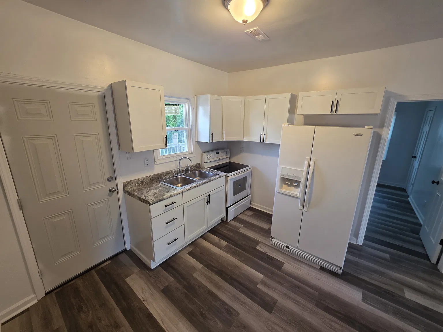 303 E Tennessee St — Photo 2