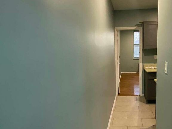 4th image of 2409 Grand Ave #1