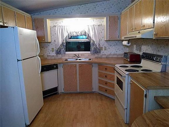 4th image of 105 Robin Ln