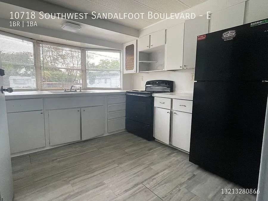Large Studio Apartment in Mobile Home Community Boca — Photo 2