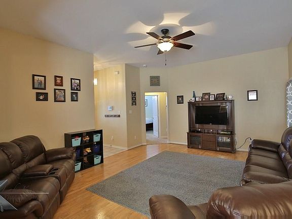 4th image of 3125 Birch Dr