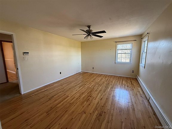 5th image of 22 Salisbury Drive S