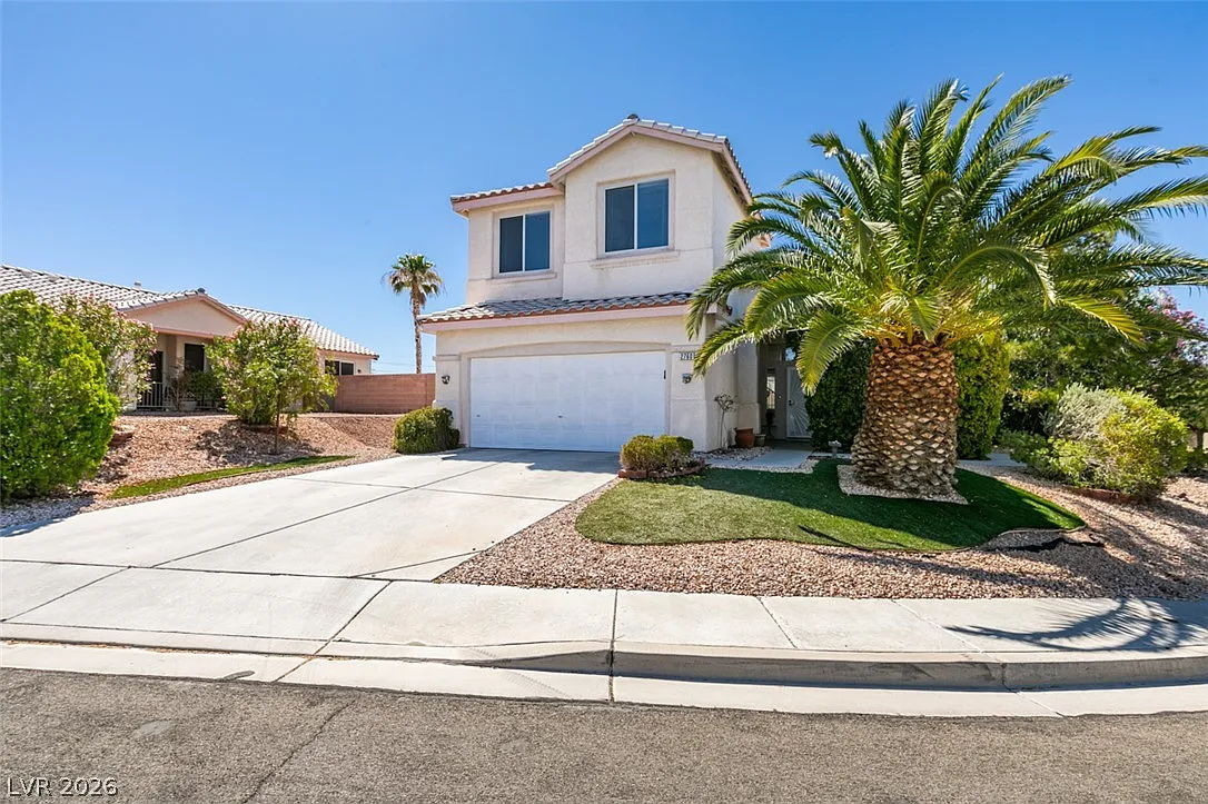 3 bed, 2.5 bath, 1584 sqft, $2,065 — Photo 3