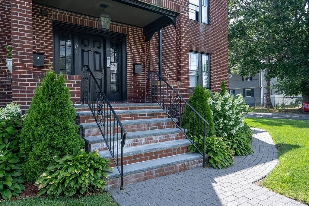 Building Photo - 81 Butler St #2