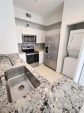 7240 NW 114th Ave #304 — Photo 2