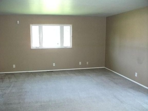 3rd image of 4920 Lagora Ln