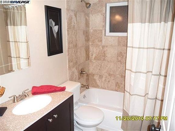 Fully Remodeled Main Bath