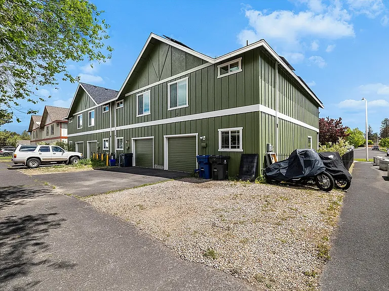 62041 NE Nates Pl — Photo 19
