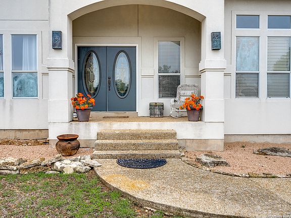 3rd image of 122 DRESDEN WOOD DR