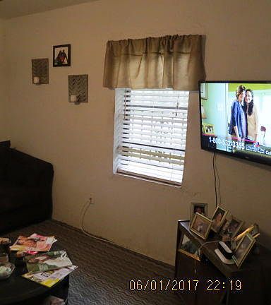 4th image of 528 Bellevue Ave
